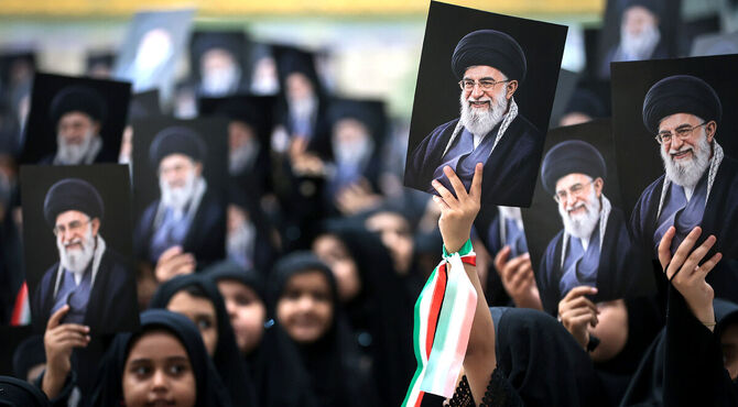 رهبر شهید، الگوی استقامت و حکمرانی مردمی بودند/ آقای شهید، ایران را به کشوری اثرگذار در معادلات جهانی تبدیل کردند