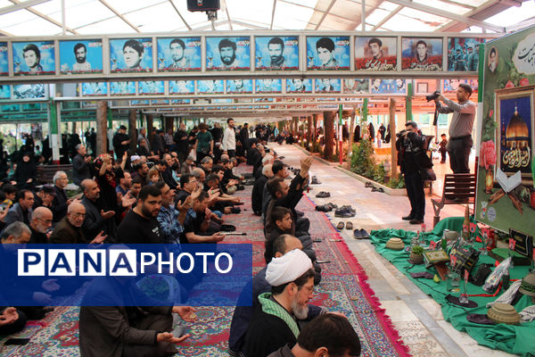 مراسم تحویل سال در گلزار شهدای قم