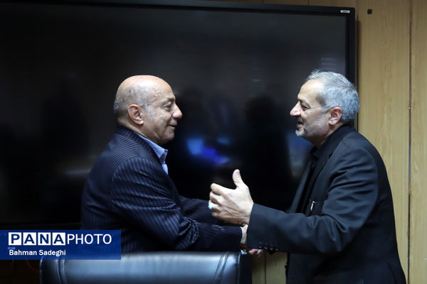 دیدارصمیمی وزیرآموزش و پرورش با جامعه خیرین مدرسه‌ساز کشور