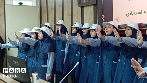 مراسم تجلیل از فرزندان دانش آموزان شهدای جنگ رمضان