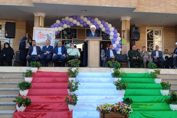 آیین نواختن زنگ سال تحصیلی جدید در قرچک