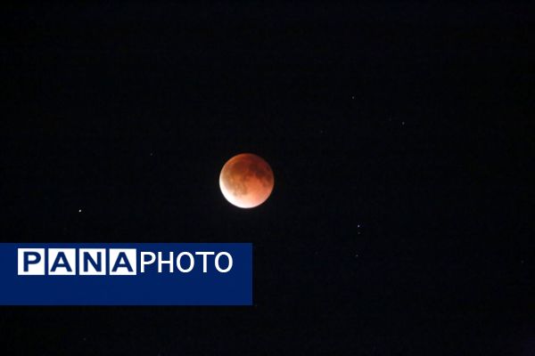 خسوف کامل ماه در تبریز
