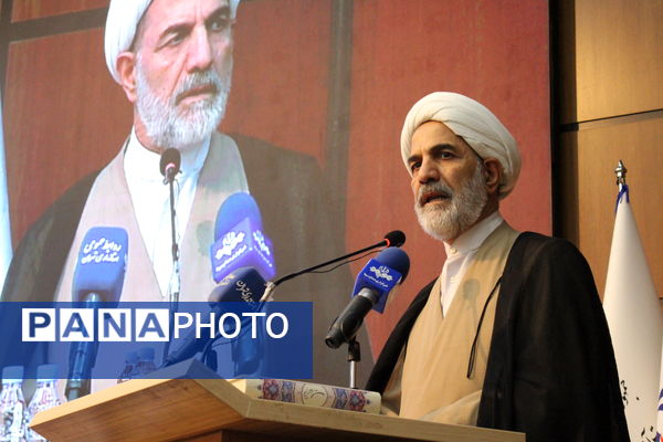 جلسه شورای اداری استان تهران با حضور وزیر کشور به‌مناسبت هفته معلم