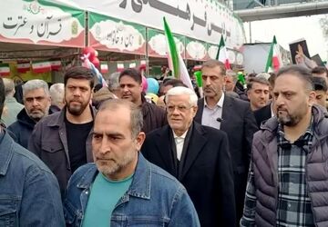 حضور در راهپیمایی 22 بهمن تقویت تداوم انقلاب است/ معیشت مردم؛ اولویت اول دولت چهاردهم