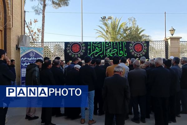 تشییع پیکر مادر شهیدان مشتاقیان در شیراز