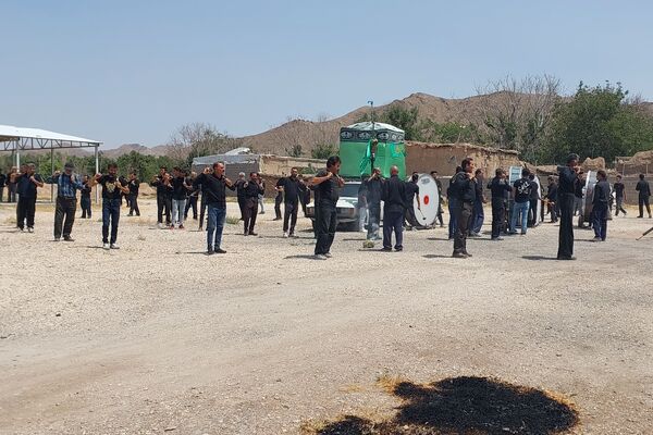 مراسم عزاداری و زنجیر‌زنی روز عاشورا در بوانات