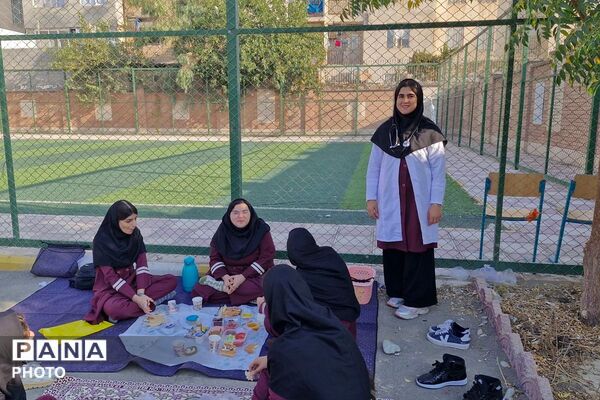 صبحانه سالم در هنرستان کبری زرگران ملارد 