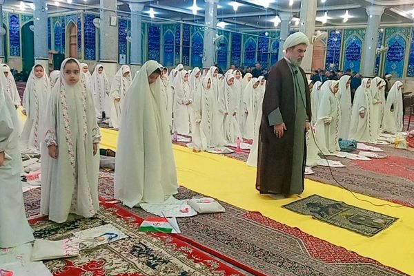 دانش‌آموزان بویین‌زهرایی در جشن روزه‌اولی‌ها از خدای خود تشکر کردند