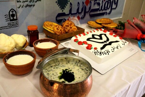 سیری در نمایشگاه دستاوردهای کانون‌های فرهنگی‌ تربیتی در آذربایجان شرقی
