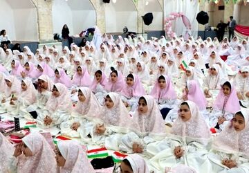 برگزاری جشن تکلیف دانش‌آموزان دختر شهرستان تفت 