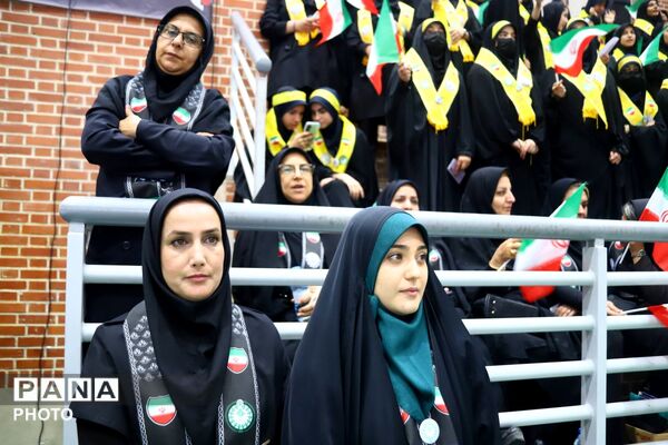 همایش سوگواری ۱۵۰۰ نفری دانش‌آموزی «باید برخاست» در آذربایجان شرقی