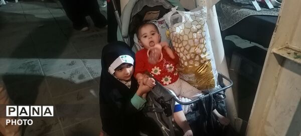 موکب چایخانه همچنان در کنار مردم فعال است