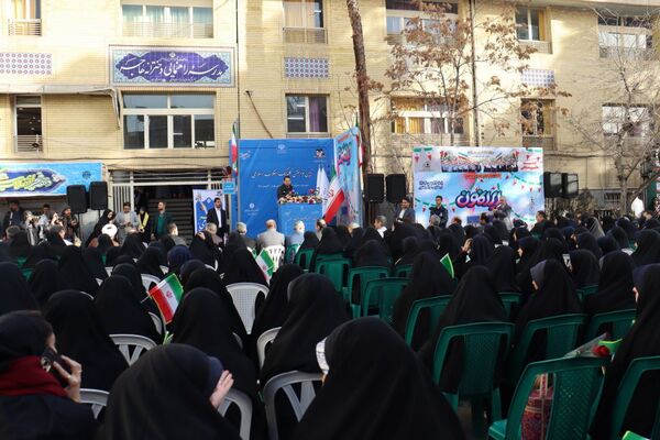 در دل این زمستان سخت و از پس سال‌ها، همچنان عطر آزادی به مشام می‌رسد