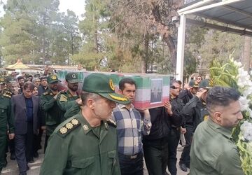 تشییع باشکوه پیکر مطهر شهید سرگرد خلبان محمد بیاتی پیردوستی درگلزار شهدای شهرستان کوهدشت