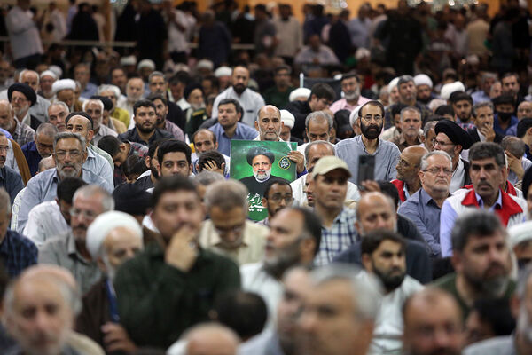 مراسم اربعین شهدای خدمت از سوی رهبر معظم انقلاب در قم 