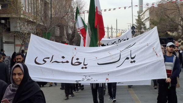 شکوه حضور نوجوانان در راهپیمایی 22 بهمن مردم قم