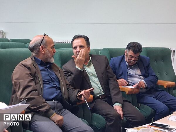 مسابقات تئاتر صحنه ای دختران در شهرستان کاشمر