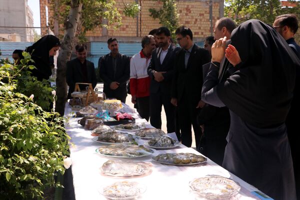 افتتاح نمایشگاه دست‌سازه در هنرستان دخترانه ثمین