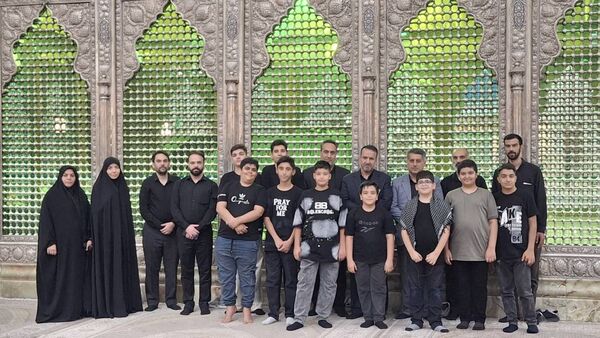 فرهنگیان منطقه ۱۴ تهران، به سرداران شهید جنگ ۱۲ روزه ادای احترام کردند