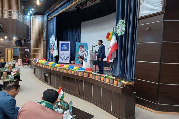 تجلیل از مربیان و دانش‌آموزان برتر شهرستان جم