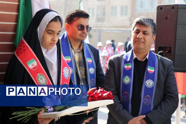 برنامه نمادین استانی و مانور تشکیلاتی یاوران انقلاب در خراسان رضوی