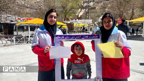 خدمات‌رسانی تیم سحر جمعیت هلال احمر فارسان در منطقه گردشگری پیرغار