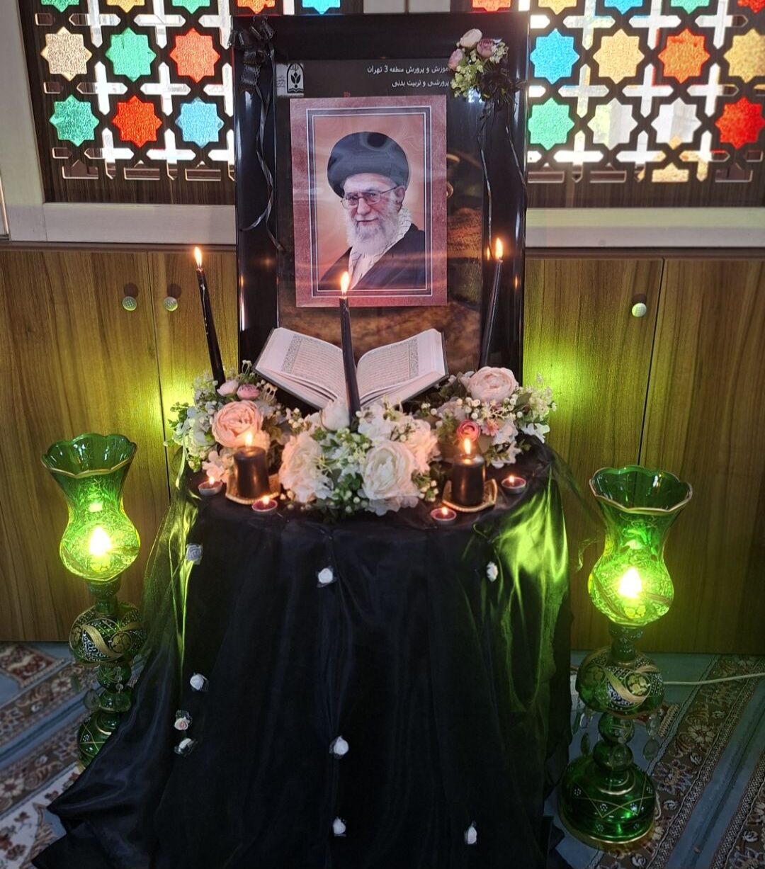 محفلِ سوگ و عهد؛ هفتمین روزِ وداع با رهبر شهید در آموزش و پرورش منطقه ۳
