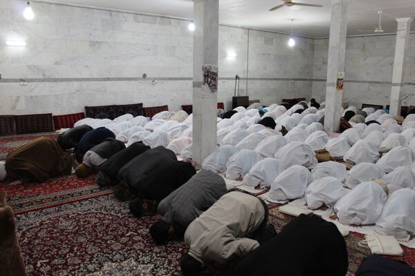 جشن روزه اولی‌ها در دبستان شهید فخرانی شهر درق