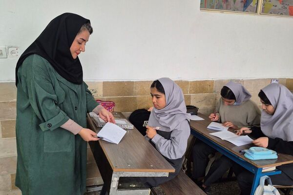 آزمون شبه‌تیمز؛ سنجش سطح علمی دانش‌آموزان فیروزکوه در مقایسه با استانداردهای جهانی