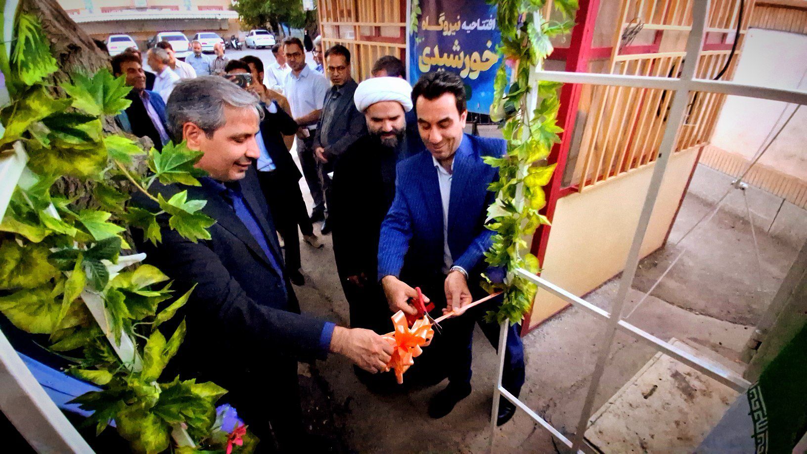 مراسم افتتاح پنل خورشیدی دبیرستان نمونه آیت‌الله خامنه‌ای