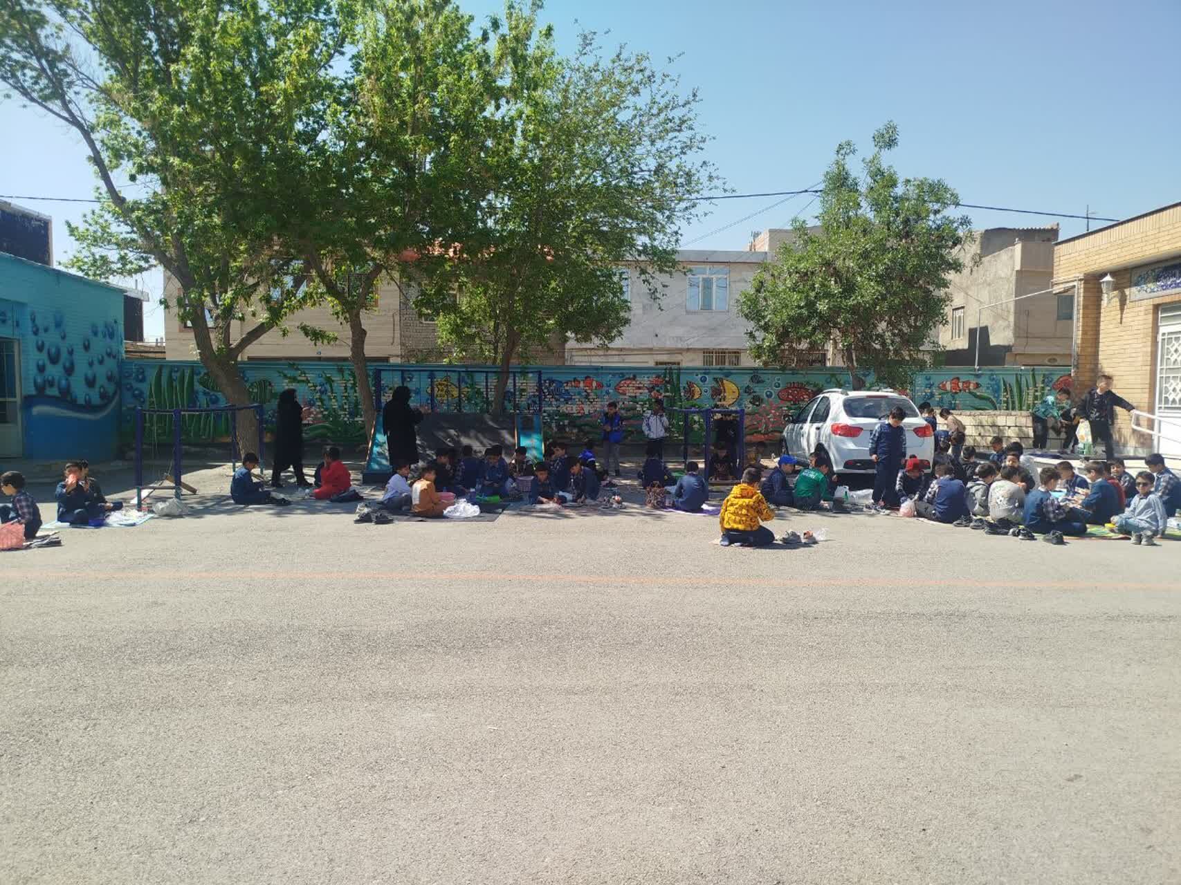 صبحانه سلامت در مدرسه پسرانه مبین شیروان