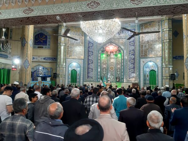نماز عبادی سیاسی جمعه با حضور پرشور عموم مردم شهرستان ورامین