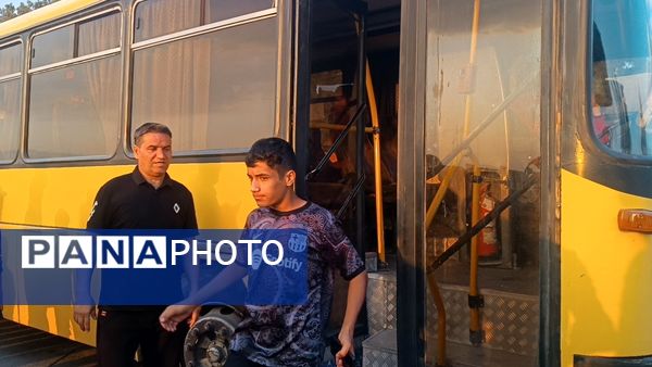 بازدید پسران دومیدانی کاران استان خراسان رضوی از آرامگاه عطار و خیام