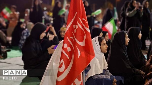 برگزاری برنامه فرهنگی‌هنری «موکب عشاق‌الزهرا» به همت دبستان دخترانه شهادت در یزد