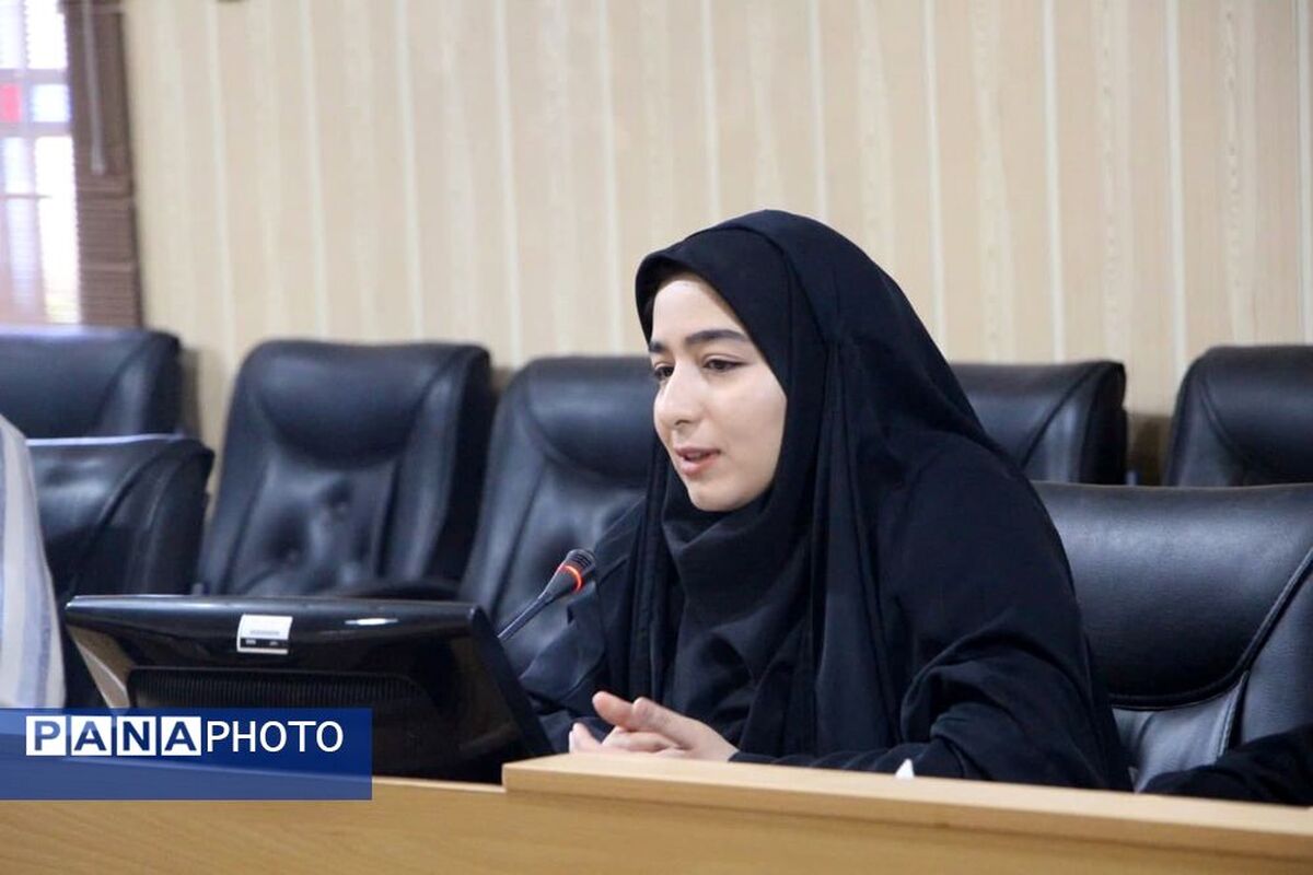 مدرسه پیشتازان به مساله تربیت، آموزش و تفریح می‌پردازد