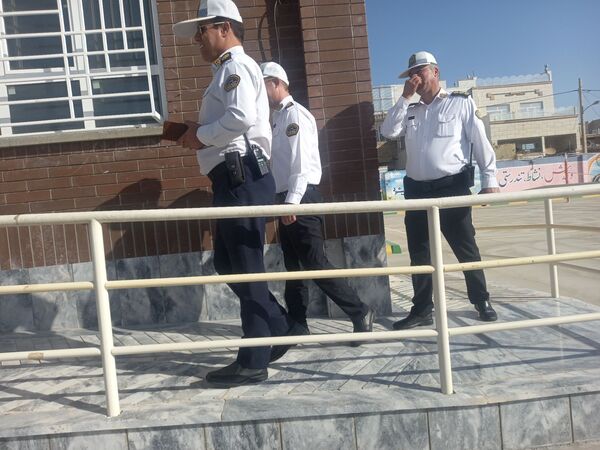 گرامیداشت هفته نیروی انتظامی در دبستان فرهنگ فرازمند