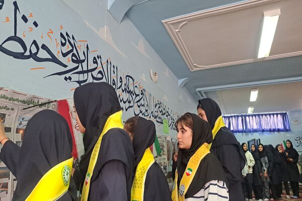 روایت عشق به ایران در نمایشگاه نقاشی «ایرانمون» دبیرستان زکیه