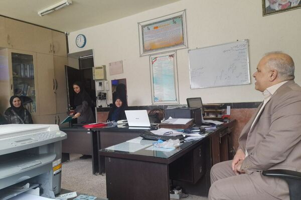 بازدید مدیر و کارشناسان سازمان دانش‌آموزی کردستان از مدارس سنندج
