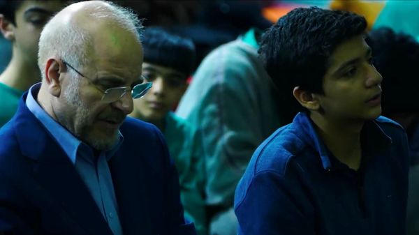 حضور رئیس مجلس شورای اسلامی در بین نوجوانان معتکف