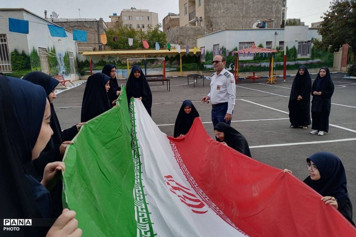 آماده‌سازی دوره تربیت مربی پیشتاز کاردان و اردو بازی در مدرسه شاهد بهشت شهرستان رباط‌کریم