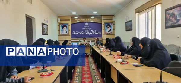 جلسه هم‌اندیشی آموزش و پرورش و مبلغین طرح امین شهرستان شازند در راستای کاهش آسیب‌های اجتماعی 