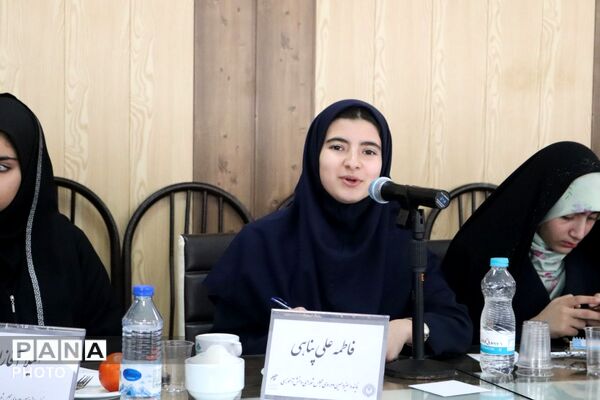 نخستین جلسه هماهنگی نمایندگان دوره دوازدهم و سیزدهم مجلس دانش‌آموزی و اعضای شورای دانش‌آموزی استان آذربایجان شرقی 