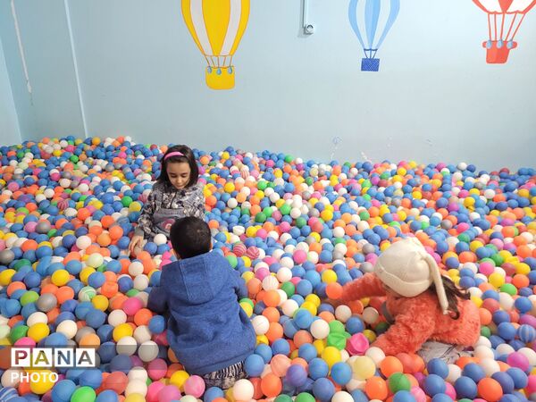 برگزاری جشنواره ضیافت نور توسط کهکشان کودکی درفرهنگسرای کودک و آینده 