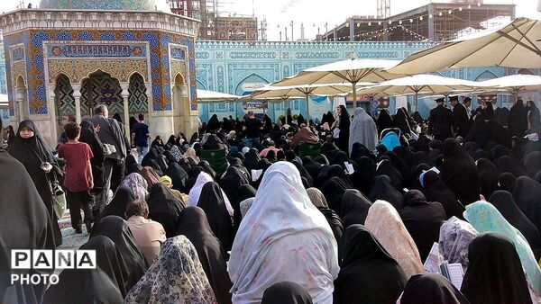 دعای پرفیض عرفه در حرم مطهر امام رضا (ع)