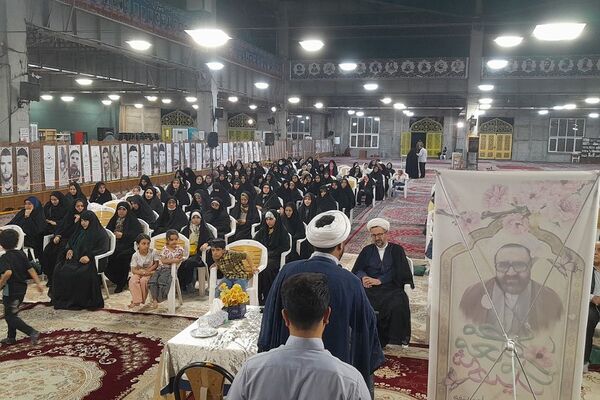 گردهمایی فعالان فرهنگی به‌مناسبت گرامیداشت مقام معلم در ناحیه دو بهارستان 