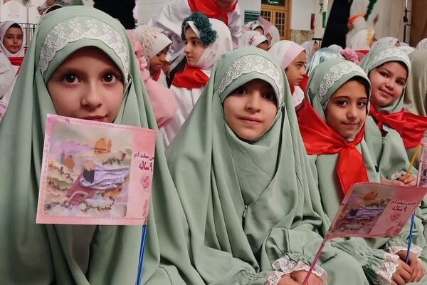جشن تکلیف 3 هزار نفری دختران در حرم حضرت معصومه(س)