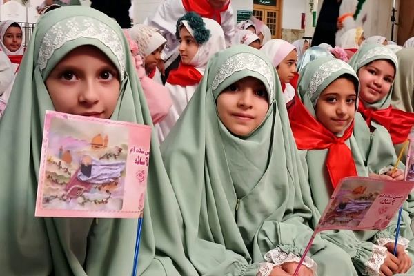 جشن تکلیف 3 هزار نفری دختران در حرم حضرت معصومه(س)