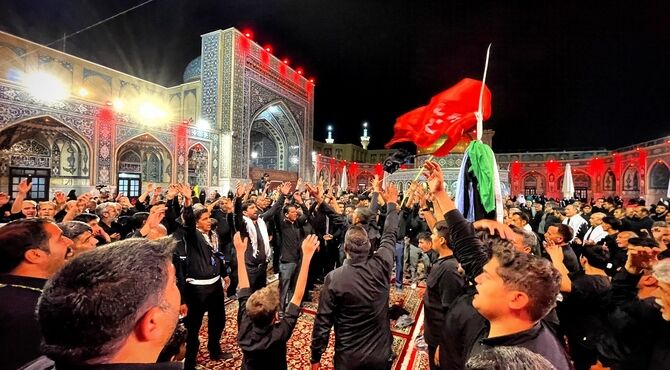 هیأت عزاداران حسینی کاشمر در حرم مطهر رضوی