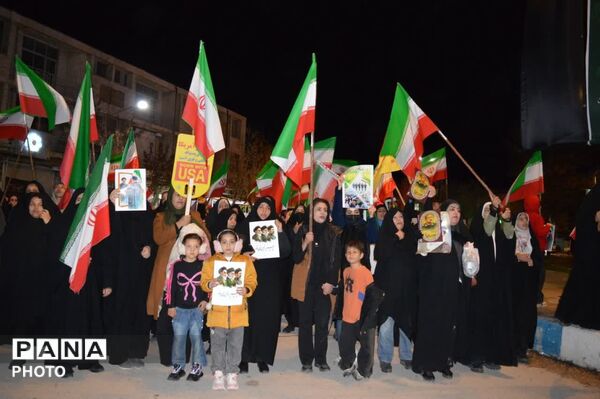 حضور حماسی فرزندان حاج قاسم در زیر باران؛ تجدید میثاق با آرمان‌ها