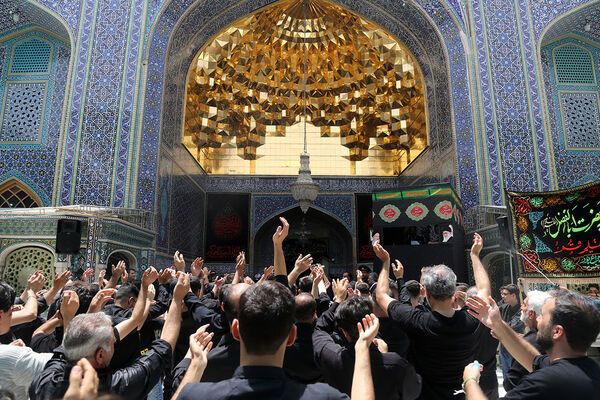 جلوهایی از عزاداری روز تاسوعا در حرم حضرت معصومه(س)